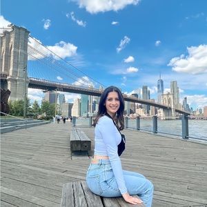 Meet your Posher, Amela